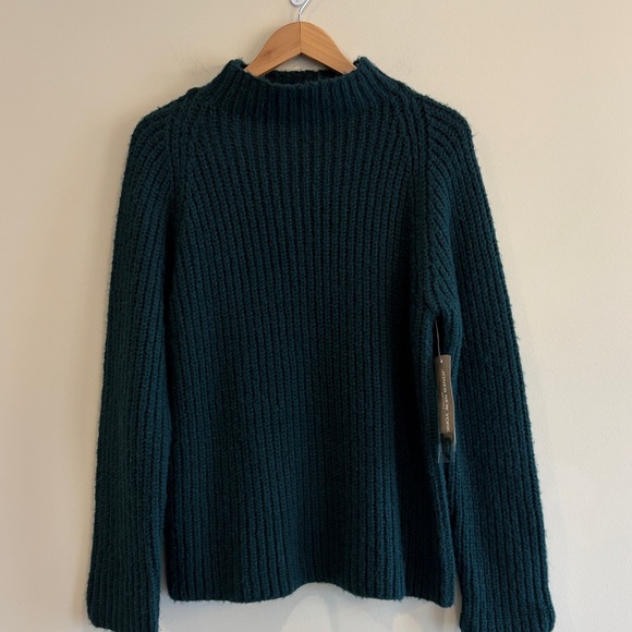 NWT JONES NEW YORK CREW NECK SWEATER IN FOREST GREEN. Size Large. Warm! - Picture 9 of 10